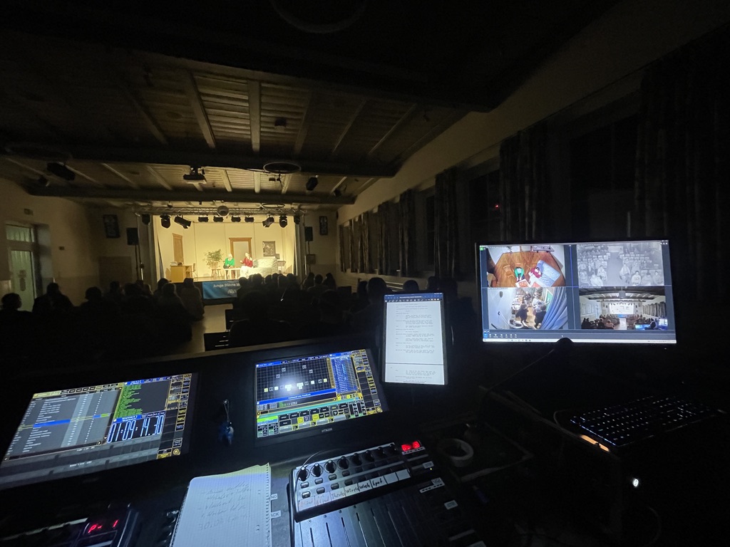 Theateraufführung "Das Verschwundene Studium", Bild 2 von 3